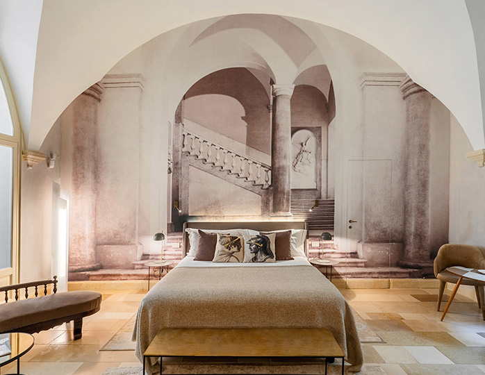 Perfect-hideaways-palazzo-maresgallo-bedroom-Italy-blog