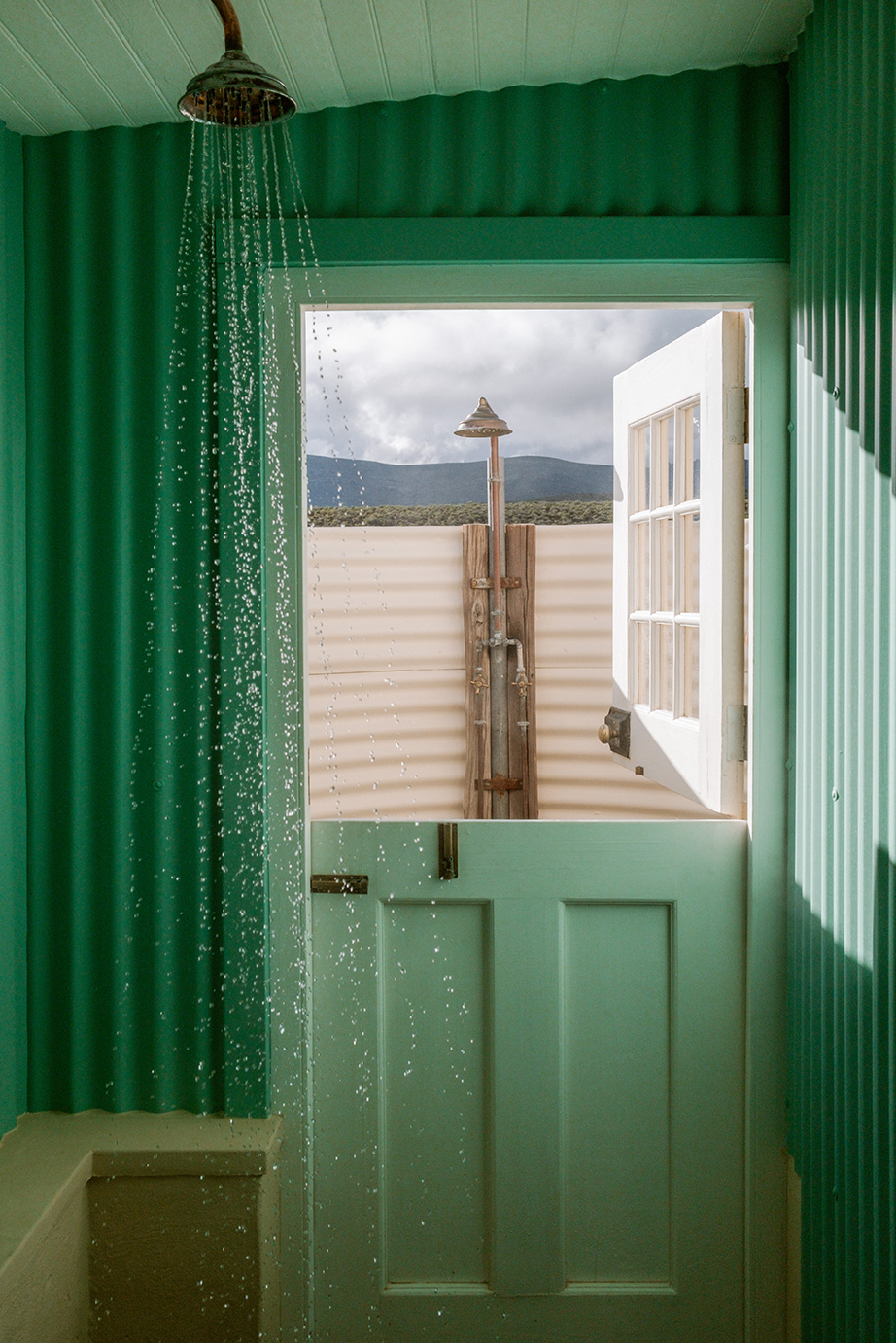 Bathrooms at De Kruis. Perfect Hideaways, De Kruis, Tankwa Karoo, Northern Cape, South Africa. Photo: Henrique Wilding and Obssessively Creative Directed