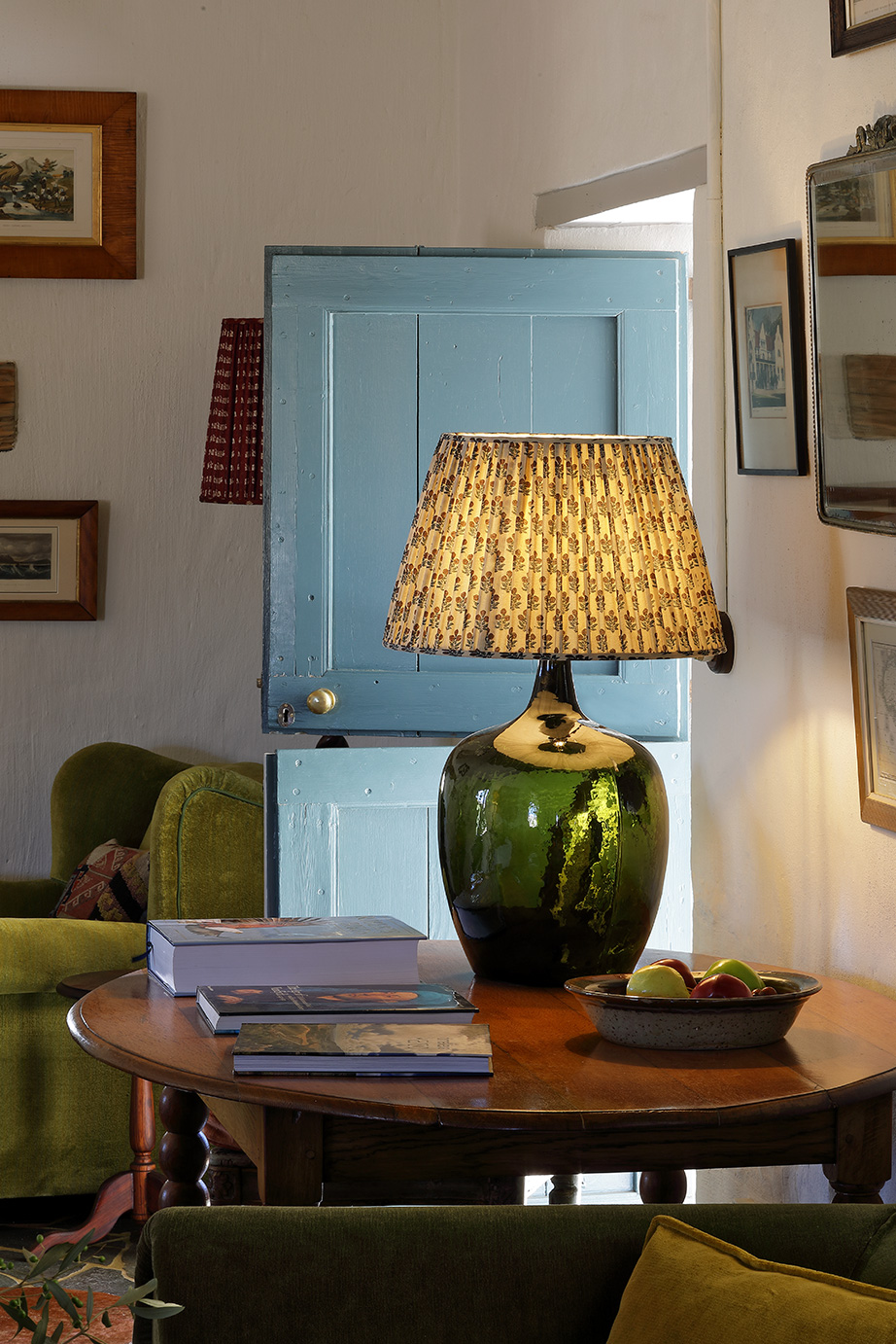 Living room lamp and décor details at De Kruis. Perfect Hideaways, De Kruis, Tankwa Karoo, Northern Cape, South Africa. Photo: Henrique Wilding