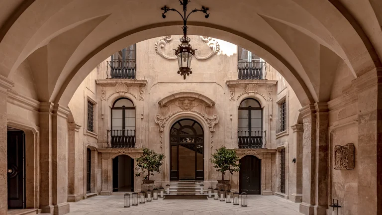 00_hero_listing_italy_puglia_lecce_palazzo bozzi corsa_ph