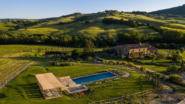 00_hero_listing_italy_tuscany_montalcino_follonico_ph