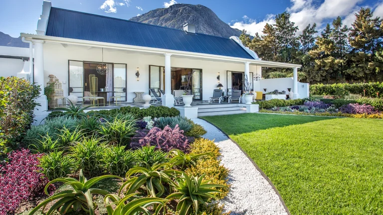 00_hero_listing_south africa_western cape_cape winelands_franschhoek_monument house estate hiraeth_ph