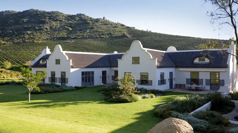 00_hero_listing_south africa_western cape_cape winelands_paarl_owloon_ph1