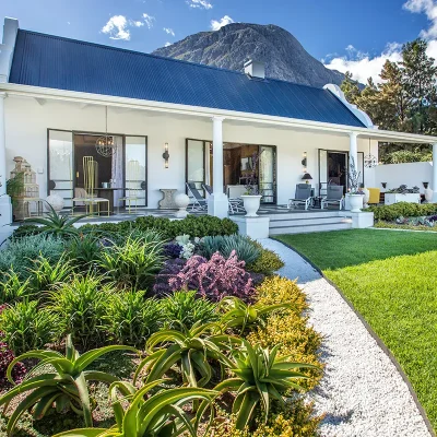 00_hero_thumbnail_south africa_western Cape_Cape winelands_franschhoek_monument house estate hiraeth_ph