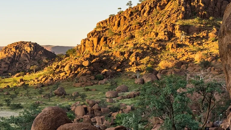 00_thumbnail_namibia_northern namibia_damaraland_twyfelfontein_mowani mountain camp_ph