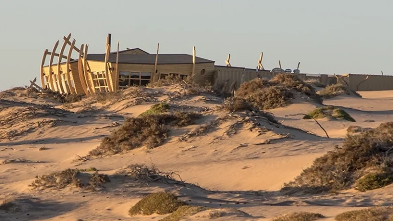 00_thumbnail_namibia_northern namibia_skeleton coast national park_shipwreck lodge_ph