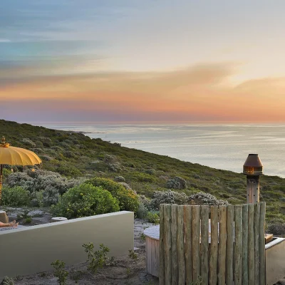 01__hero_listing_south africa_western cape_overberg_walker bay_azure beach house_ph