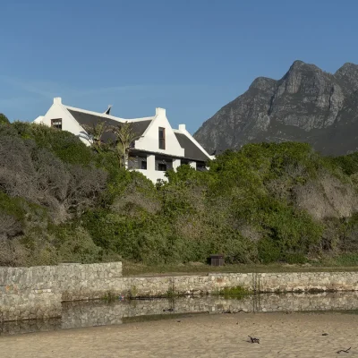 01_listing_south africa_western cape_overberg_kleinmond_albertyn huis_ph