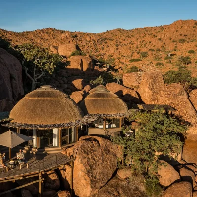 04_listing_namibia_northern namibia_damaraland_twyfelfontein_mowani mountain camp_ph