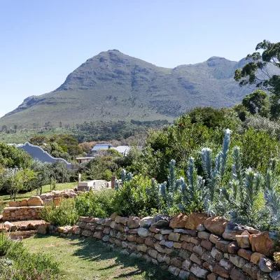 17_listing_south africa_western cape_cape town_noordhoek_kinghorns gardens_ph