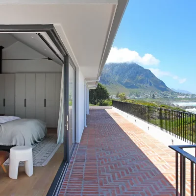 26_listing_south africa_western cape_overberg_hermanus_sophie's rock_ph