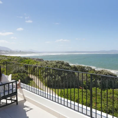 27_listing_south africa_western cape_overberg_hermanus_kwaai rock_ph