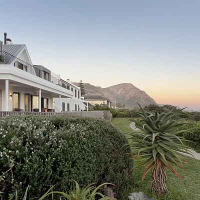 31_listing_south africa_western cape_overberg_hermanus_kwaai rock_ph