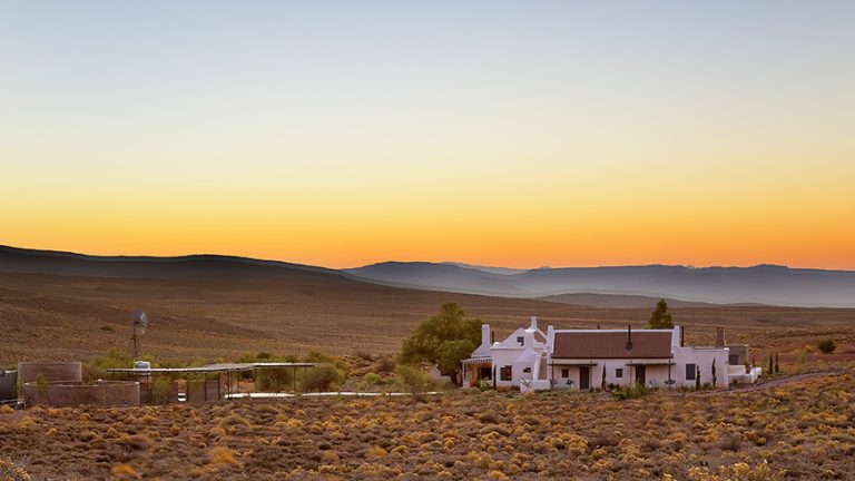 Sunset over Tankwa Karoo homestead Perfect Hideaways, De Kruis, Tankwa Karoo, Northern Cape, South Africa. Photo: Henrique Wilding