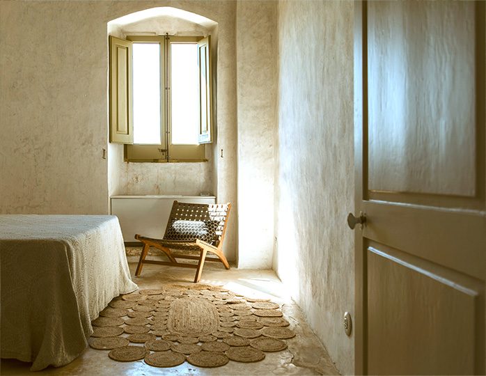 Perfect-hideaways-villa-tafuri-bedroom-Italy-blog